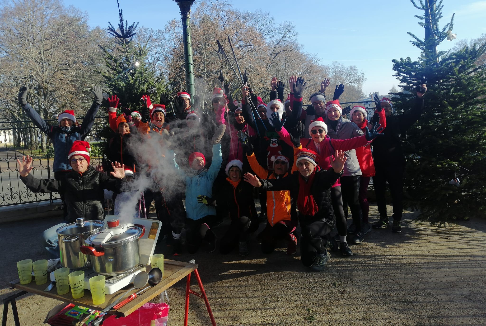 Marche des Pères et Mères Noël à la nordique du samedi